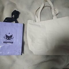 ⑥Tシャツ　レディース　サイズM　学校の部活で着てた物　ソフトボール部指定柄　　他に KUROMI、Hello kitty のバッグの画像