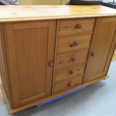 TOKAIKAGU(東海家具)のWindsor(ウィンザー)コンソールキャビネットです