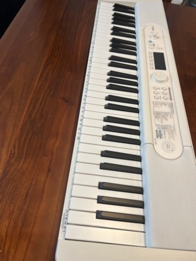 カシオ電子ピアノLK-520  光るナビゲーション