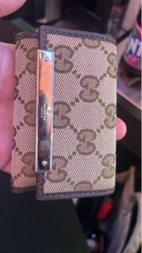GUCCIキーケース今だけ安くしてるので買ってください！