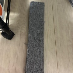 ニトリ　タイルカーペットの画像