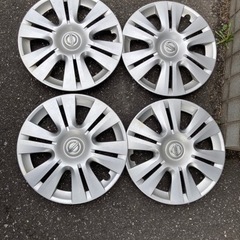 値下げ！nv350キャラバン用冬タイヤ　純正ホイール付きの画像