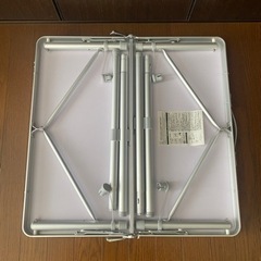 アウトドア テーブルの画像