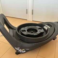 コンビ　combi チャイルドシート　the s ISOFIX のせかえベースの画像