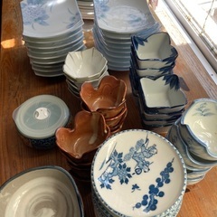 お皿、小鉢いろいろあります！