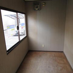 貸倉庫（コンテナ1棟）1.8万円、電気・水道料金込み、保証金不要！ − 大阪府