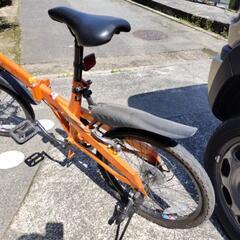 自転車 折りたたみ自転車の画像