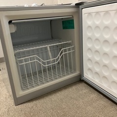 家庭用冷凍庫(メタルラック付き)