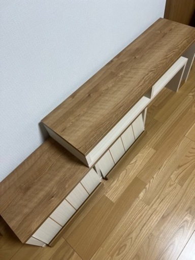 【値下げ・ほぼ新品】ニトリの薄型伸長式テレビ台