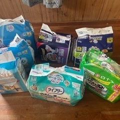 大人用紙オムツ類