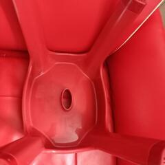 赤いバスチェアお風呂のイスの画像