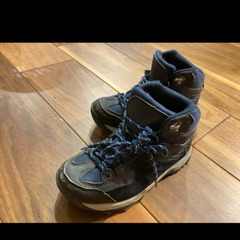 子ども　登山靴