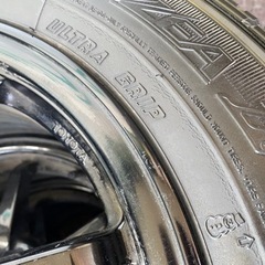 車のパーツ タイヤプリウスホ純正ホイールスタドッレスタイヤ、ホイールの画像