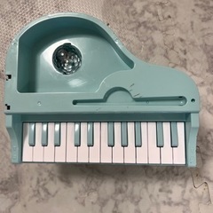 ピアノ　おもちゃ