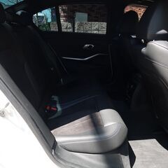 検8年3月320i Mスポーツ 実走6.1万km/ACC/パーキングアシスト/ナビ/地デジ/バックカメラ/AppleCarPlay/DVD再生/パワートランク/LEDライトの画像