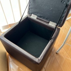 オットマン　ソファーの画像