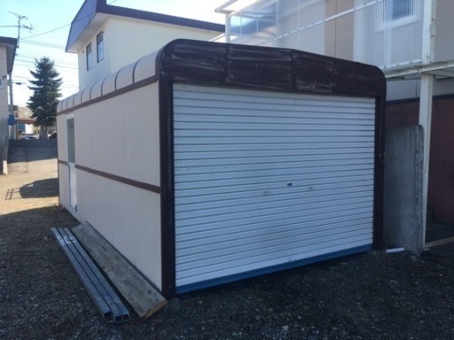 ドア付きガレージ売り