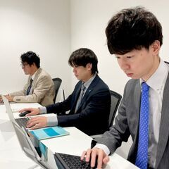 福岡市中央区天神／コールセンタースタッフ【未経験OK◆スピード昇給◆完全土日祝休み】※会社説明・見学の応募もOKの画像