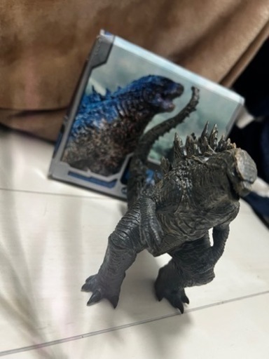 ゴジラフィギュア