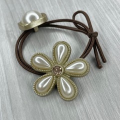 ヘアゴム パール フラワー 韓国 の画像