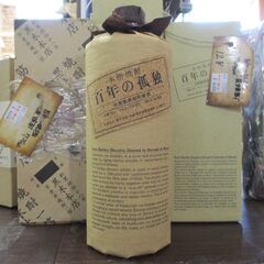 🌸百年の孤独 クロキホンテン 黒木本店　化粧箱付き 専用紙袋付き 宮崎 幻 麦焼酎 本格焼酎の画像
