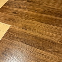 フロアタイル　タンスのゲン　8畳分の画像