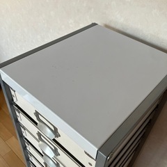 ★【お取引決定】引き出し収納棚の画像