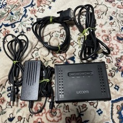 液タブ　Wacom Cintiq 12WX 12.1インチ 液晶 タブレット DTZ-1200Wの画像