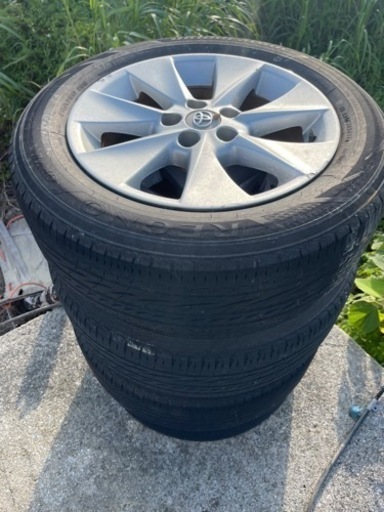 車のパーツ タイヤ、ホイール