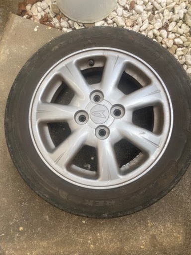 車のパーツ タイヤ、ホイール