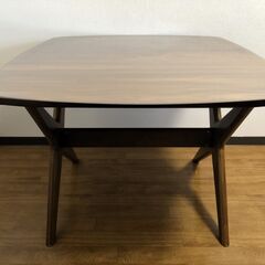 ニトリ　リビングダイニングテーブル　専用テーブルマット付きの画像