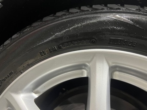 車のパーツ タイヤ、ホイール