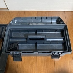 アイリスオーヤマ　ハードケース500と工具の画像