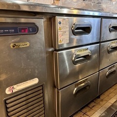 冷蔵庫　厨房機器　ドロワー冷蔵庫