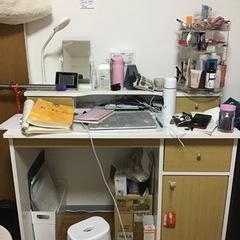 家具 オフィス用家具 机　2000円感謝費の画像