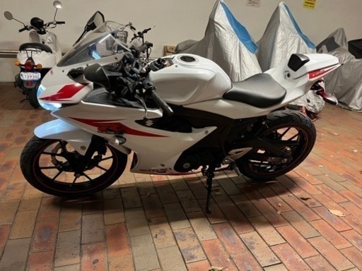 【スズキ　GSX-R125  絶好調　ホワイト　人気車両　実働車　ABS付き