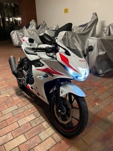 【スズキ　GSX-R125  絶好調　ホワイト　人気車両　実働車　ABS付き