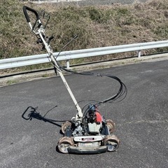 三重　オーレック スパイダーモア 自走式草刈機 AZ852F 草刈り機 4WD の画像