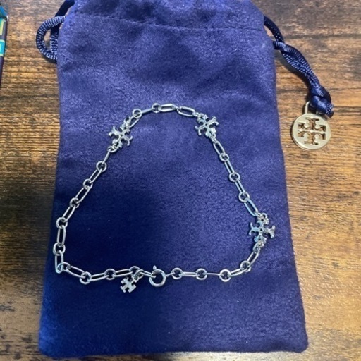 トリーバーチ ブレスレット ロクサーヌ シルバー TORY BURC トリーバーチ ブレスレット ロクサーヌ シルバー TORY BURC 【公式通販】