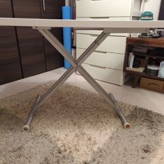 昇降式テーブルの画像