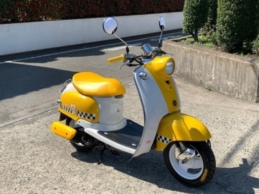 神奈川県藤沢市発。ヤマハ　ビーノSA10J、2,000台限定宇多田ヒカルビーノをカスタム。再整備の為四万円➕の金額です。ご理解下さい。規制後の2スト。