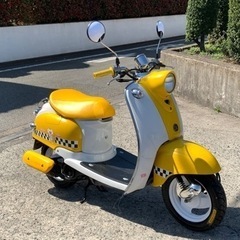 神奈川県藤沢市発。ヤマハ　ビーノSA10J、2,000台限定宇多田ヒカルビーノをカスタム。再整備の為四万円➕の金額です。ご理解下さい。規制後の2スト。の画像