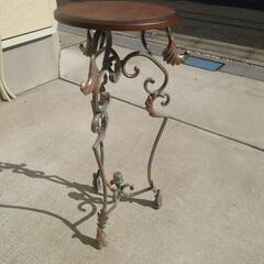 アンティーク風テーブル