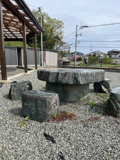 四国石　テーブル・イス　庭石