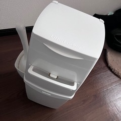 ペットの猫砂入れの画像