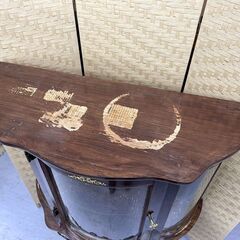 飾り棚 ガラス 幅81×奥行33×高さ110ｃｍ アンティーク風 コレクションケース ガラスキャビネット ハーフムーン 現状 市内限定配送 札幌市の画像