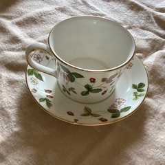 ワイルドストロベリー　カップ&ソーサー　１客