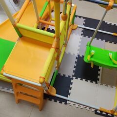 【値下げしました】くまのプーさん おりたたみ ジャングルジム　滑り台　ブランコ（美品）の画像