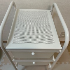 棚 ラック キャスター付き ドレッサーの画像