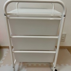 棚 ラック キャスター付き ドレッサーの画像